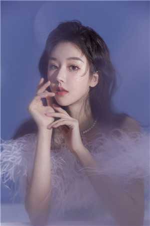 过年聚会，继妹爬上我未婚夫的床小说