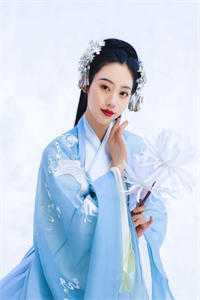 娘亲被折断四肢后，我掏出免死金牌杀疯了全文无删减