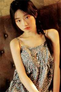 订婚前，婆婆让我给全家磕头