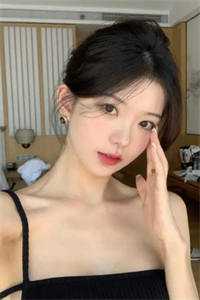 我死后，成为商业巨头的前女友却一直找我