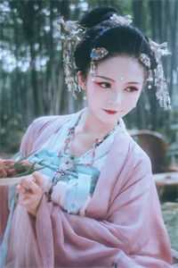 大年初一，邻居小孩上门讨要压岁钱