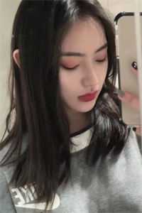 订婚宴，女友叫跑腿小妹替她当新娘