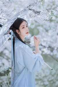 资助贫困生，她向我借钱创业