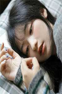 愚人节，闺蜜给我女儿P遗照