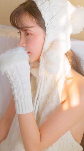 情如水月，虚无如烟