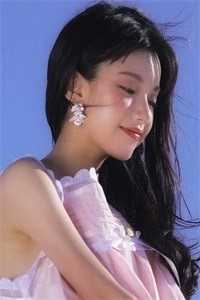 在家族祠堂抽生死签入狱，单开族谱后女儿瞧不起