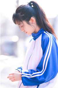 烛光轻吻纸玫瑰