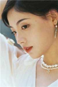 鸾尾花落两不知