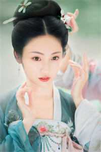 丈夫为白月光包下4S店后，婆婆为我怒扇他两巴掌
