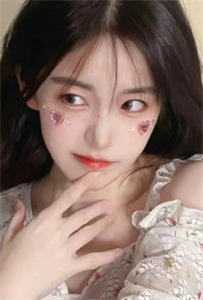 闪婚后，发现老公竟是千亿大佬