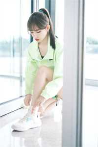东风不知意，山水不相逢