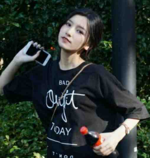 被顶流推迟婚期？我转身捧红对家