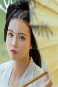 为逗新欢开心，老公让我和女儿当狗表演杂技
