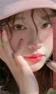 男友逼我给他表妹当人体模特
