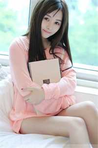 侯府嫡女回归后，冷戾权臣跪求入赘
