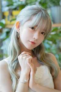 我被影帝老公的未婚妻凌虐后