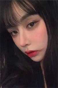 一别经年，梨花又雪