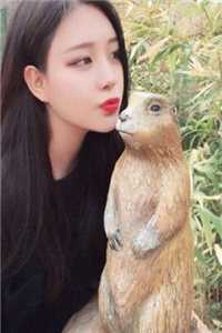她在陌上曾回眸