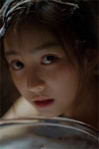 我生下健康女儿，全家却都要杀了我