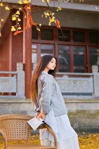 九女争夫少盟主，我另嫁后他悔哭了