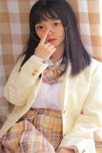 烟岚沉璧，孤舟枕月眠