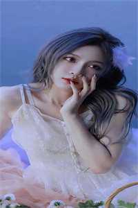 抛弃影后女友后，我翻红了