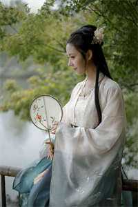 黑脸女配一分拽十分甜