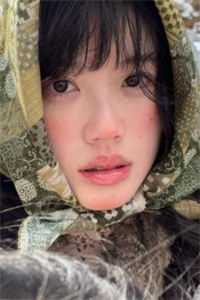 订婚宴上，未婚夫抱着养妹说她怀了我的孩子