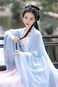 覆王朝，改天命，疯批嫡女夺权要称帝